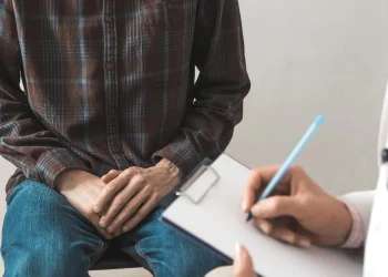 แม้อาการไม่รุนแรงแต่ โควิด-19 อาจบั่นทอนภาวะเจริญพันธุ์ในผู้ชาย