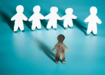 พวกขี้เหยียดอาจเป็นเพราะจุลินทรีย์เบียดบัง